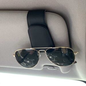 Brillenhalter fürs Auto