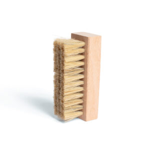 Schuhreinigungsbürste – Schonende Borsten und Holzgriff – Bild 4